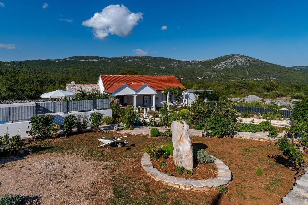 House Camellia With Fenced Pool And Playground Villa Blizna Donja Dış mekan fotoğraf